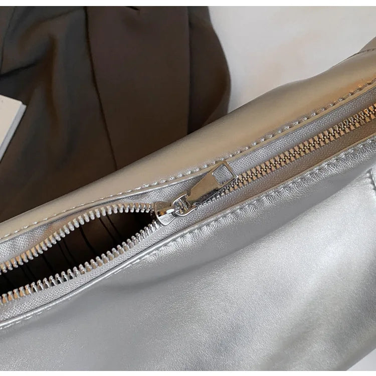 2025 Summer New Large Capacity Underarm Shoulder Bag Crossbody Bag Women's Fashion Backpack Comes with a Small Doll as a Gift