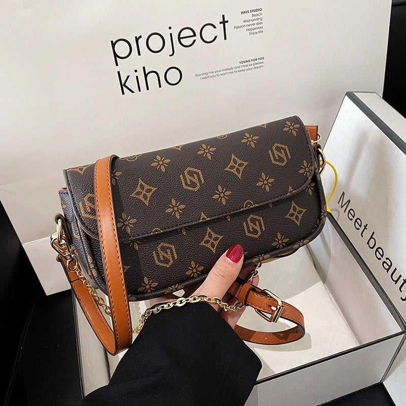 Fashionable retro printed small square bag; versatile single shoulder bag; crossbody bag under the arm.