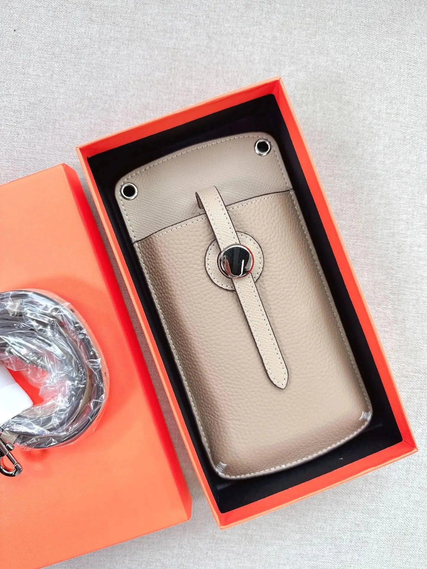 2023 New High-End Genuine Leather Drawstring Mini Crossbody Bag Fashionable Color Blocking Vertical Single Shoulder Bag Trendy