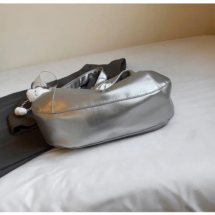 2025 Summer New Large Capacity Underarm Shoulder Bag Crossbody Bag Women's Fashion Backpack Comes with a Small Doll as a Gift