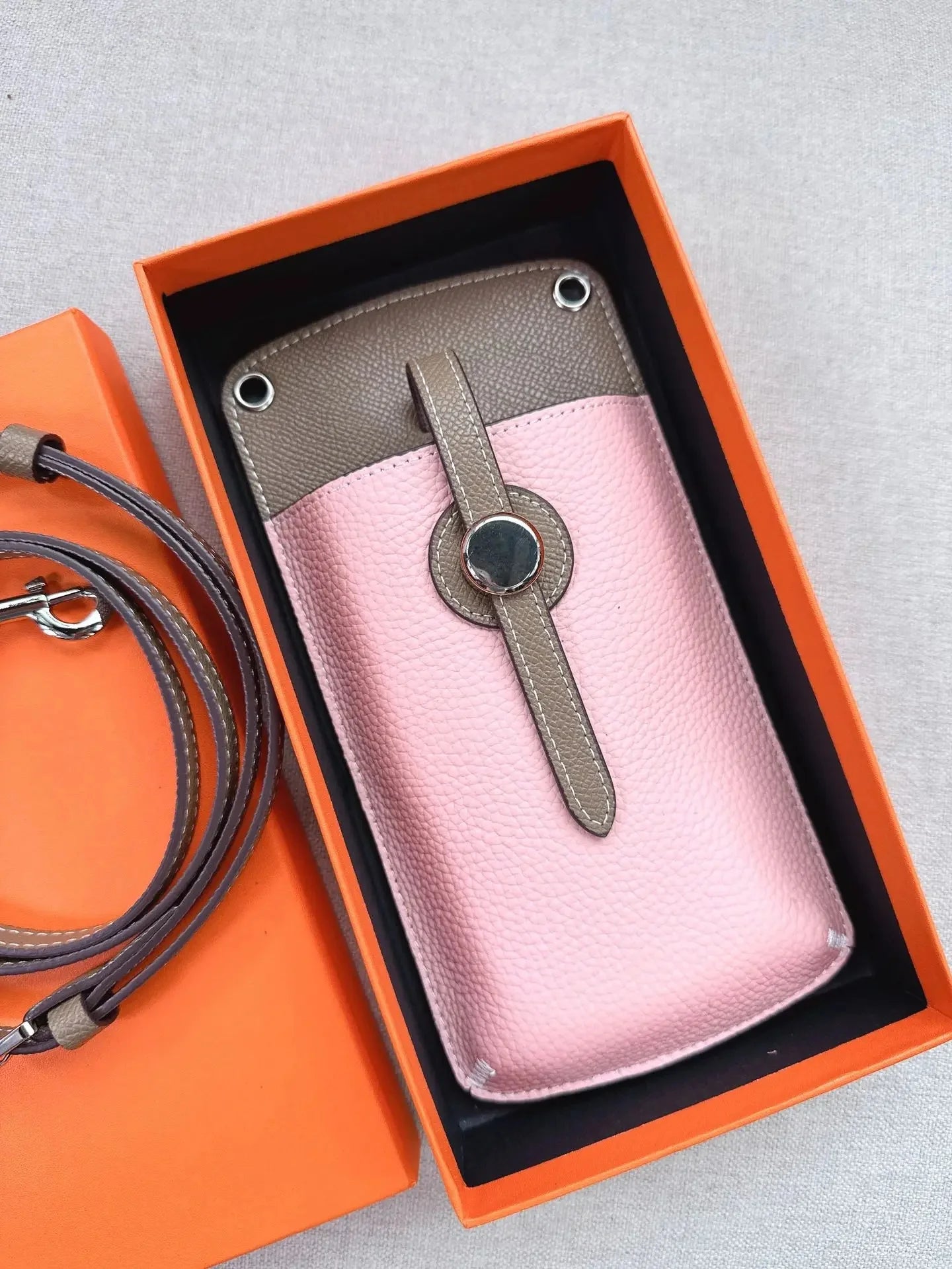 2023 New High-End Genuine Leather Drawstring Mini Crossbody Bag Fashionable Color Blocking Vertical Single Shoulder Bag Trendy