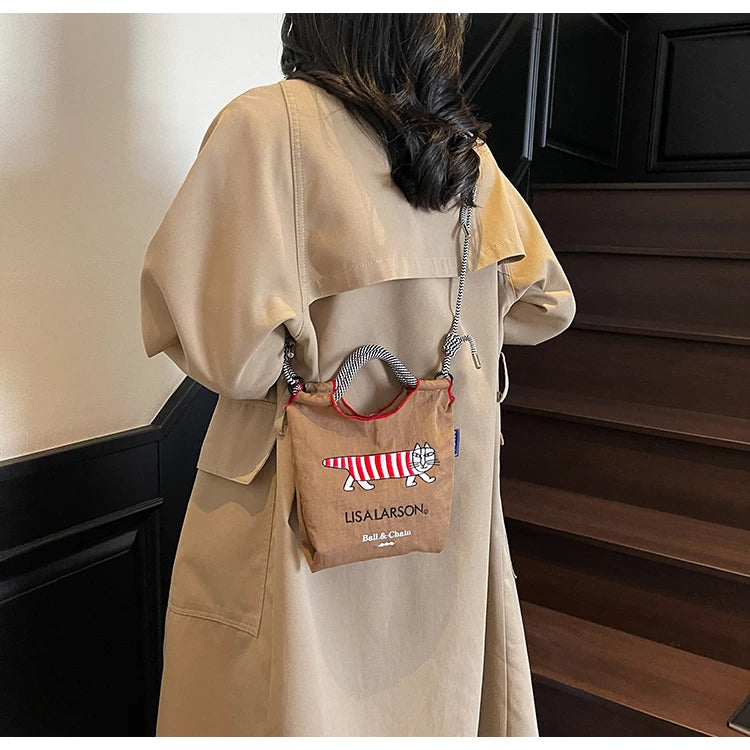 Embroidered canvas bag for women; light single shoulder bag for spring and summer; cross-body handbag.