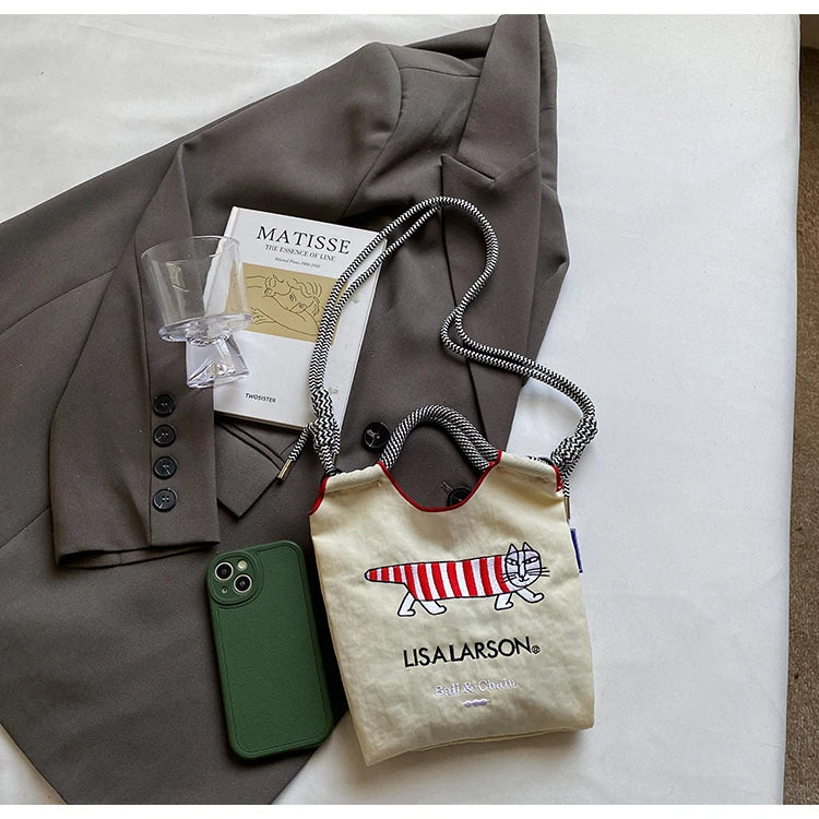 Embroidered canvas bag for women; light single shoulder bag for spring and summer; cross-body handbag.