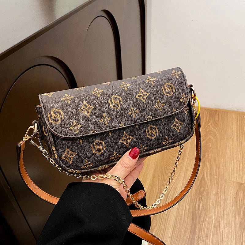 Fashionable retro printed small square bag; versatile single shoulder bag; crossbody bag under the arm.